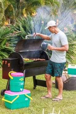 IGLOO Retro Barrel Of Fun 2 Gallon 8 IGLOO Retro Barrel Of Fun 2 Gallon -Hike & Outdoor Deals Store k35cb0469941dd12c697b59ec20b0c536